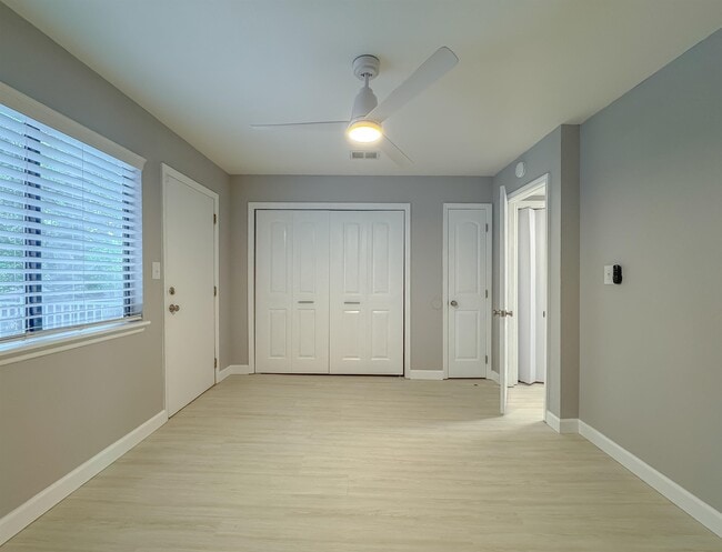 Building Photo - 2465 Talco Hills Dr