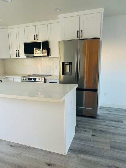 All New Kitchen & Appliances - 10201 Eton Ave