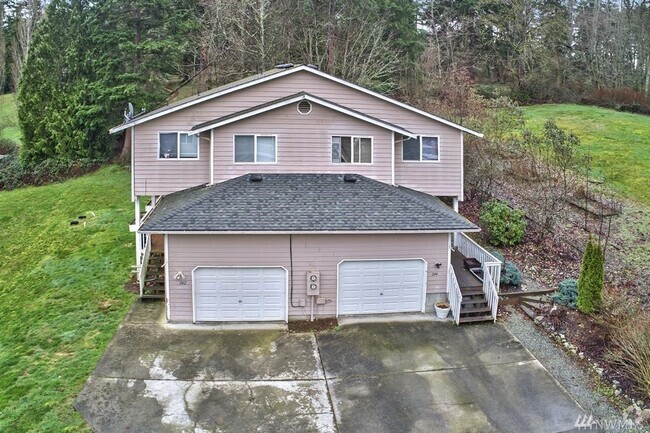 Building Photo - 242 Bower Ln