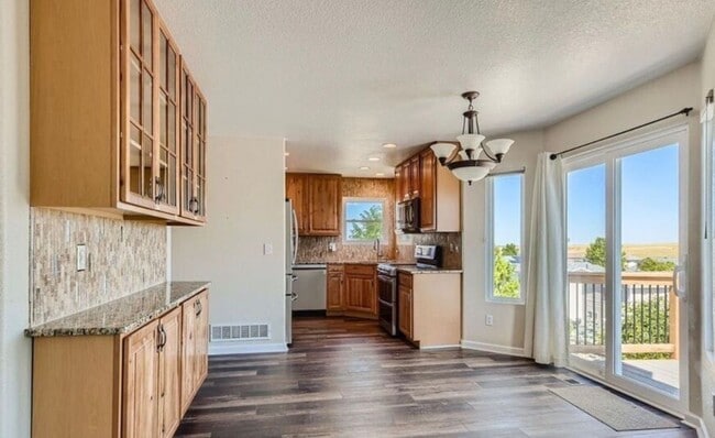 Building Photo - Beautiful Newly Remodeled Home in Roxborough Park