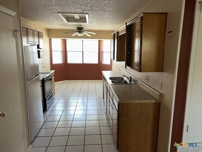 Building Photo - 4403 Jana Dr