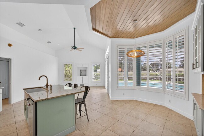 Building Photo - 8401 SE Ketch Ct