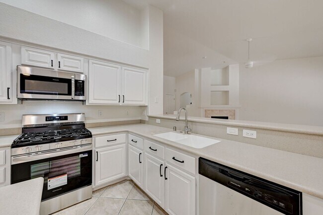 Building Photo - Beautiful 3 Bedroom Single Story Home in A...