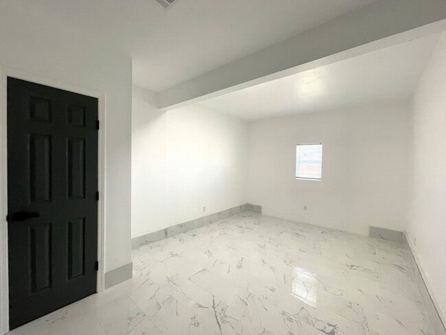 Building Photo - 5304 Monte Pl