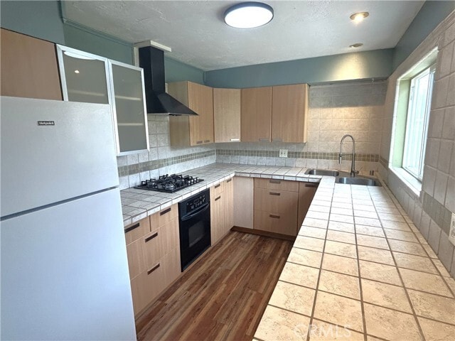 Building Photo - 811 Drake Ave