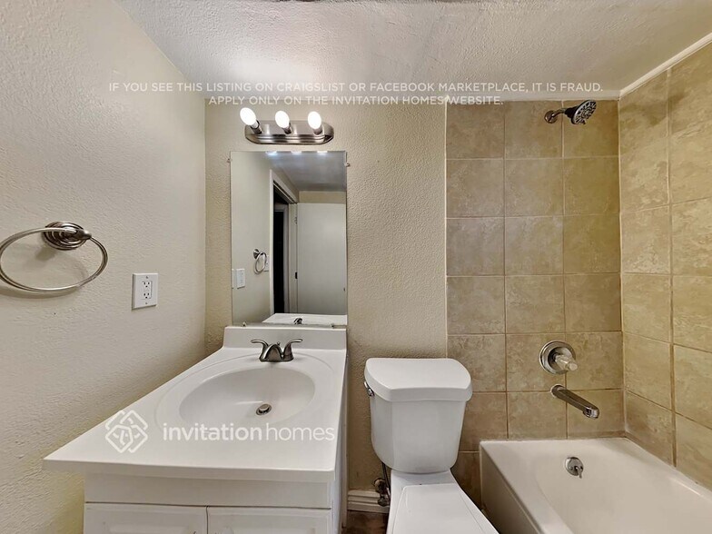 Building Photo - 6902 Mescalero Dr