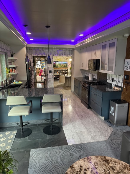 Building Photo - 2673 Sonoma Way