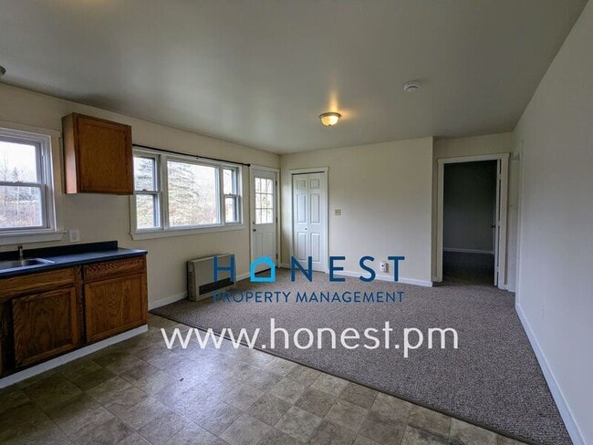 Building Photo - 95 Main St