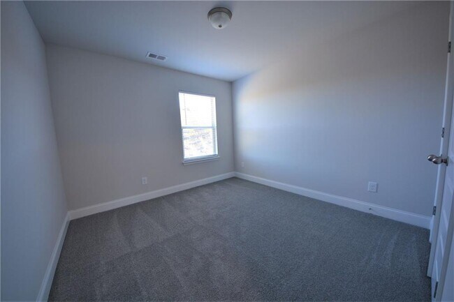 Building Photo - 246 Hellen Vly Dr