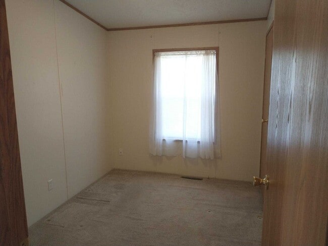 Building Photo - 5420 S View Rd