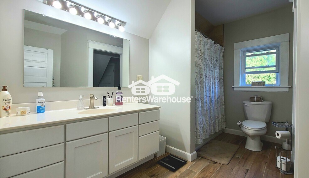 Building Photo - 142 N Arch Ave