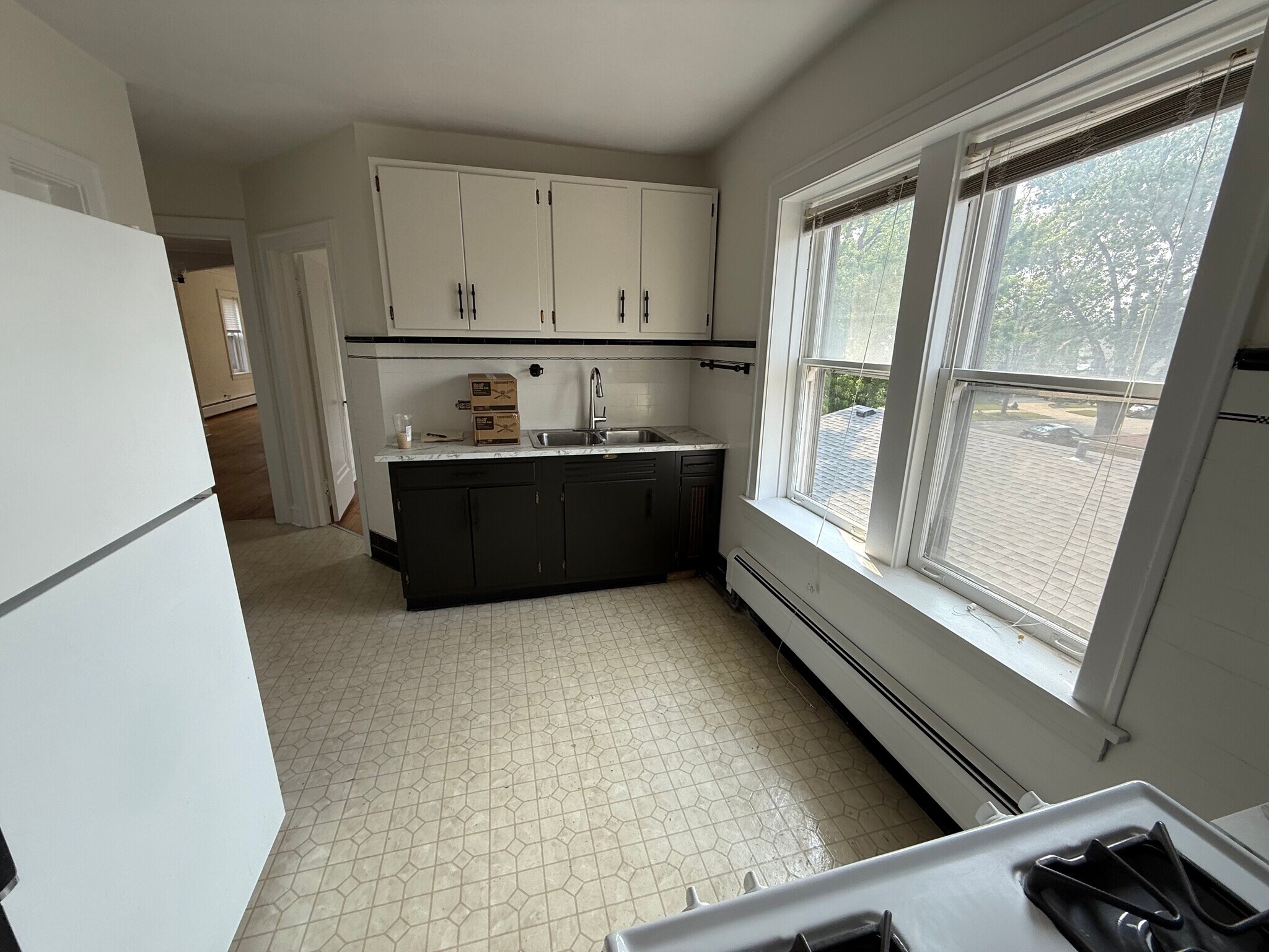 Building Photo - 8538 Saint Louis Ave