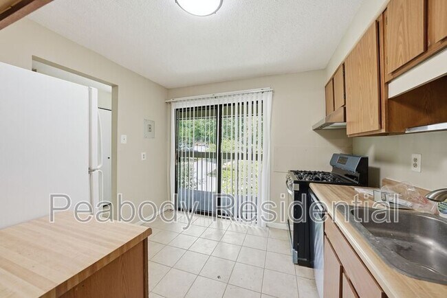 Building Photo - 1570 Moorings Dr