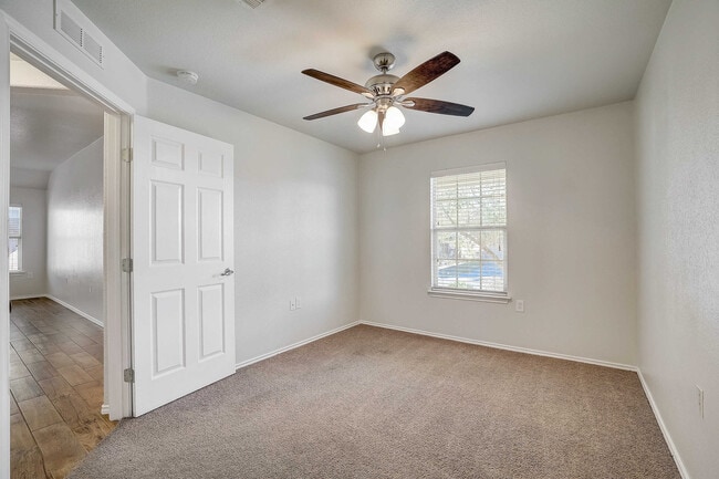 Building Photo - 5800 Silver Screen Dr