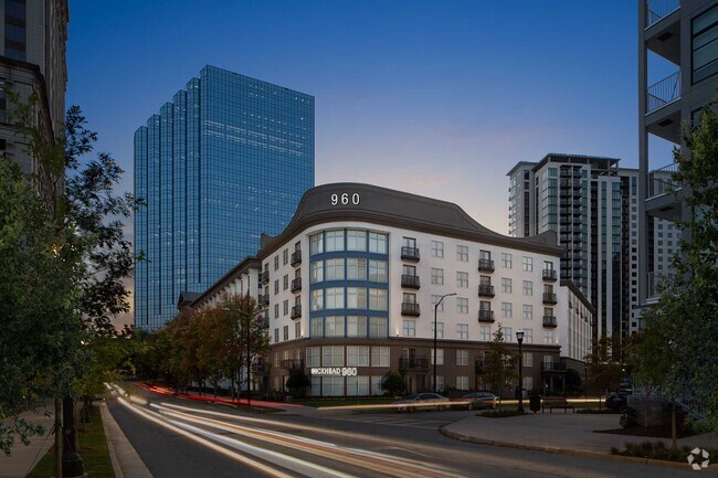 Building Photo - Buckhead 960