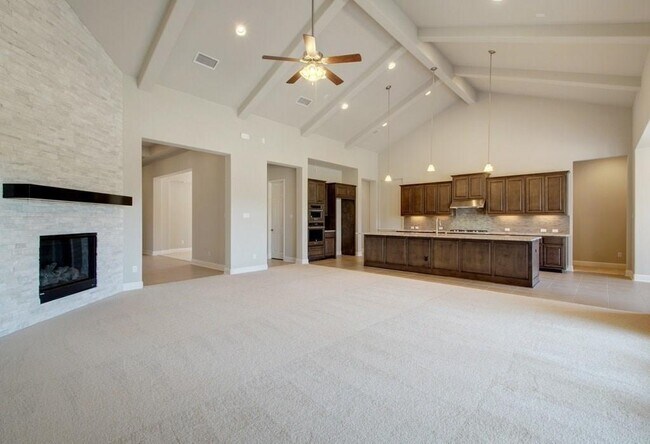Building Photo - 200 Southern Carina Dr
