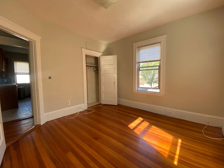 Building Photo - 49 Conwell Ave