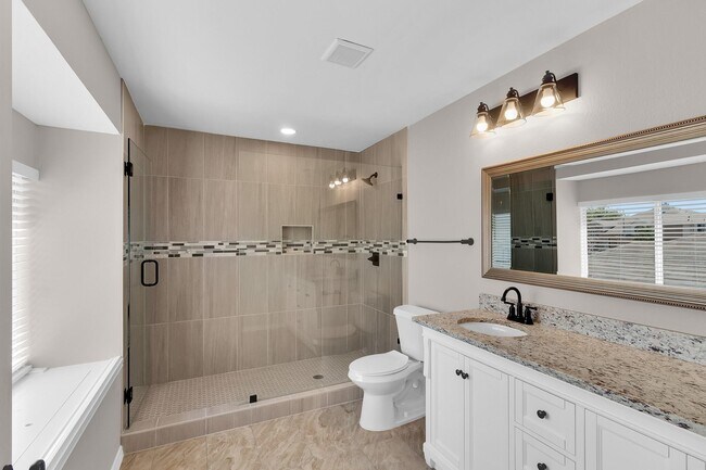 Building Photo - 4729 Woodhaven Ln