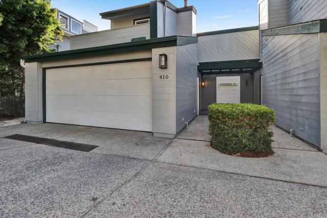 Building Photo - 410 Stratford Ct