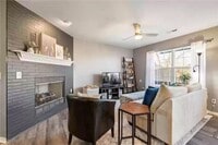 Building Photo - 894 W Peachtree Dr