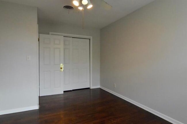 Building Photo - 2426 1/2 S 16th St #7