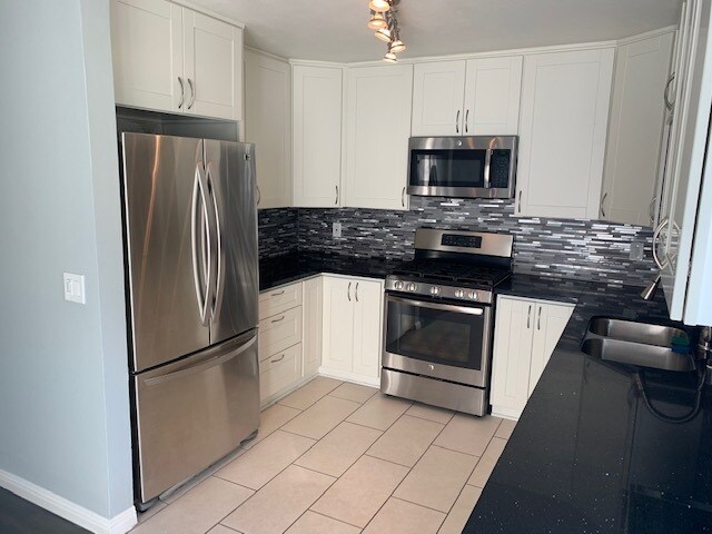 Building Photo - 11916 Venice Blvd