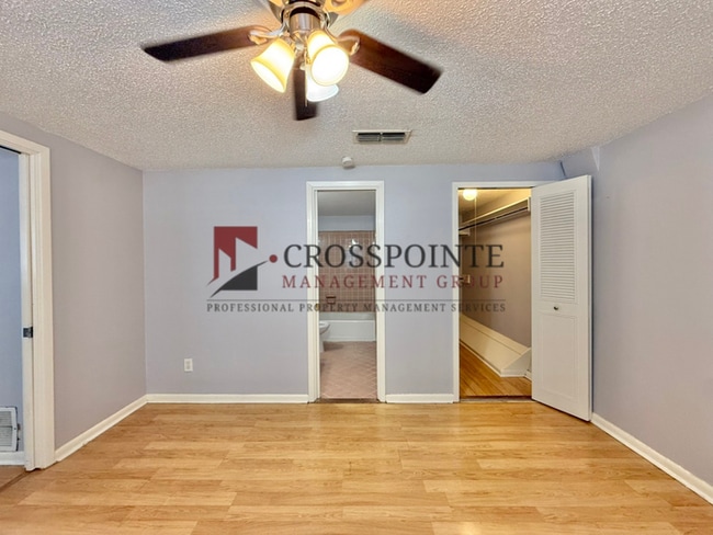 Building Photo - 1 Bed 1 Bath at Broadway Apartments! All Bills Paid!