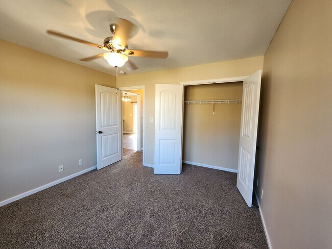 Building Photo - $1650 - 3 Bedroom 2 Bath Ranch Home