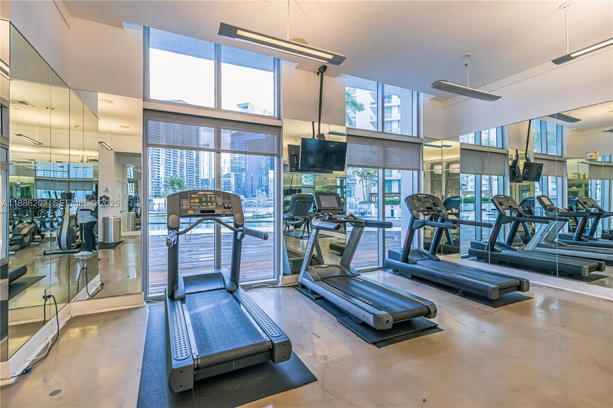 Building Photo - 90 SW 3rd St