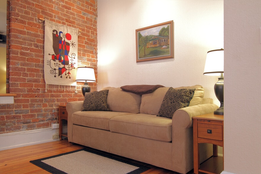 Building Photo - 39 Biltmore Ave