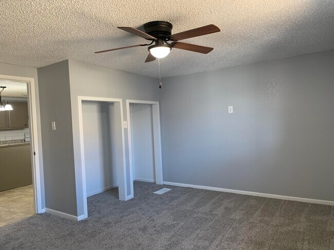 Building Photo - 710 12th St