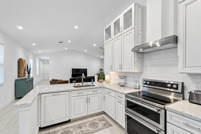 Building Photo - 17868 Limestone Creek Rd