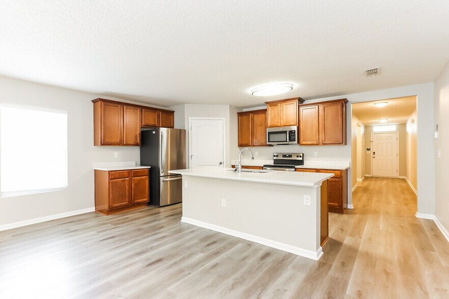 Building Photo - 3703 Summit Oaks Dr