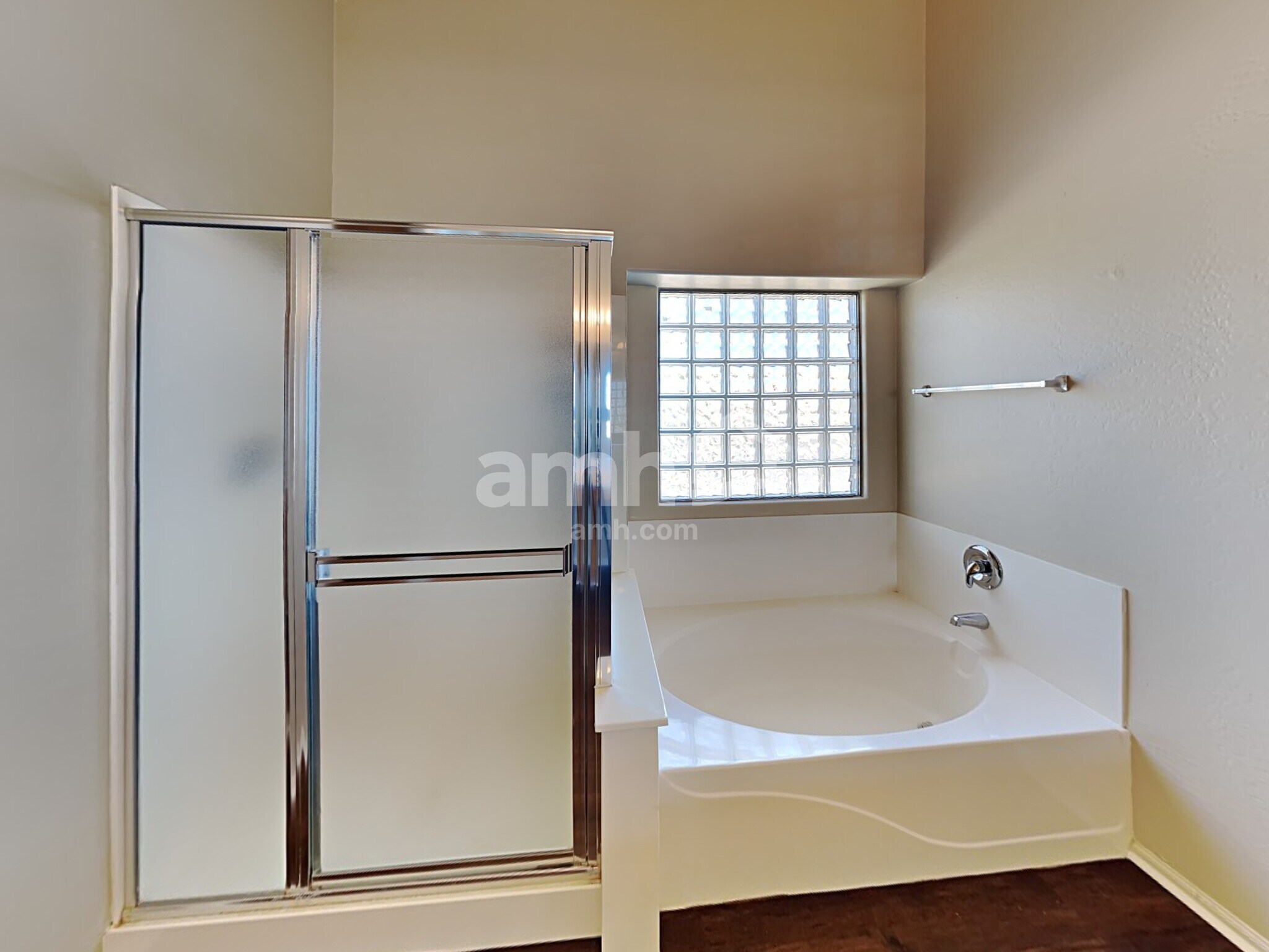 Building Photo - 3024 S 161st Dr