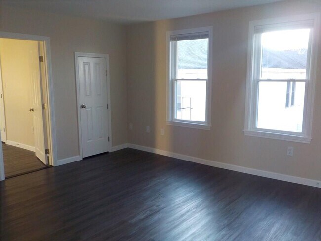 Building Photo - 1098 Diamond Hill Rd