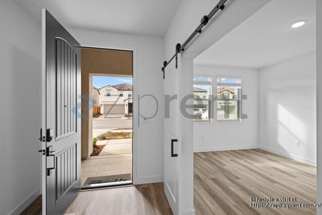 Building Photo - 365 Gold Coast Rd