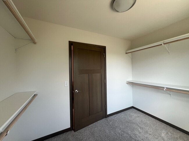 Building Photo - 1610 Eastside Cir