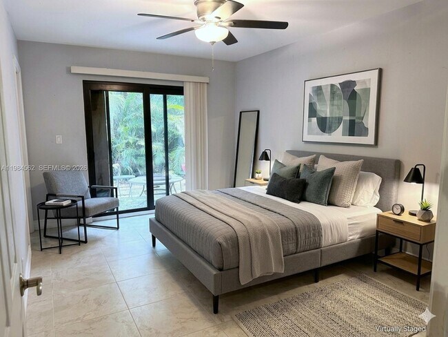 Building Photo - 1455 Holly Heights Dr