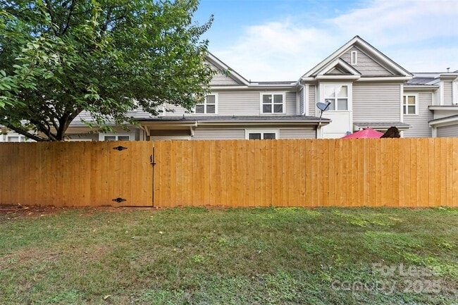 Building Photo - 8122 Village Harbor Dr