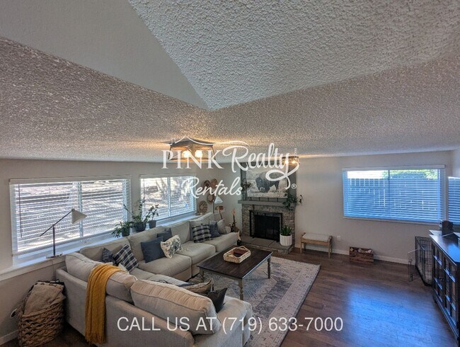 Building Photo - 3230 Breckenridge Dr W