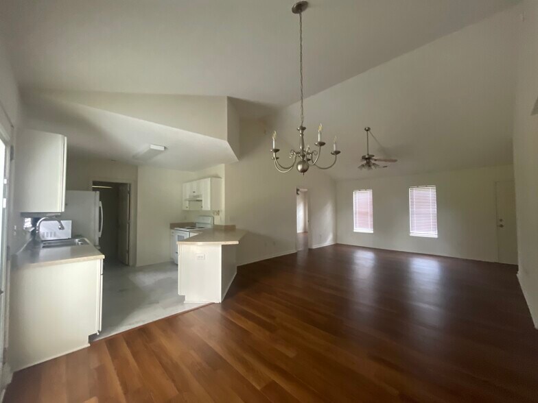 Building Photo - 1547 Cedar Rock Church Rd