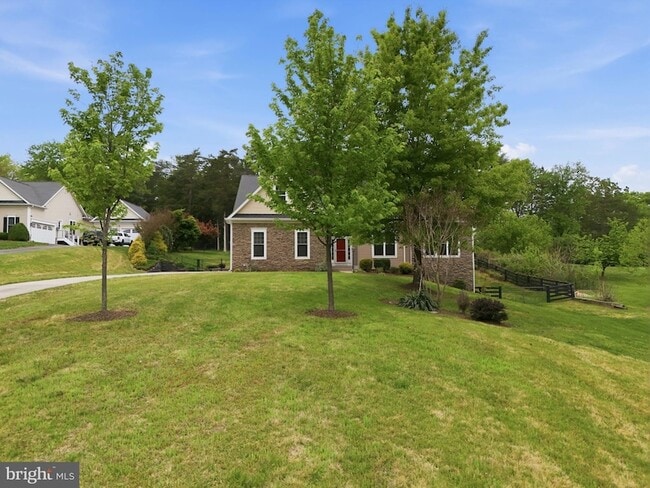 Building Photo - 42240 Hiddenwood Ln
