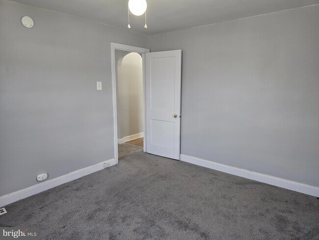 Building Photo - 7504 Greenhill Rd