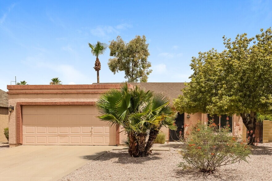 Primary Photo - 1232 E Utopia Rd