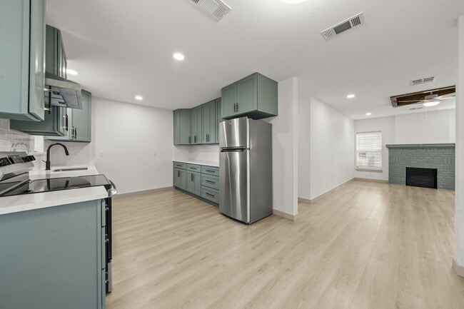 Building Photo - 1820 Gorman Ave