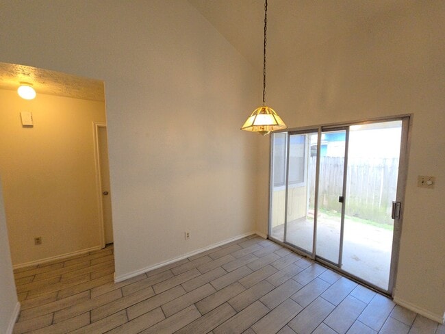 Building Photo - 3930 Mohlerbruk Dr