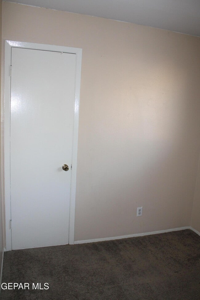 Building Photo - 5817 Blackhawk Dr