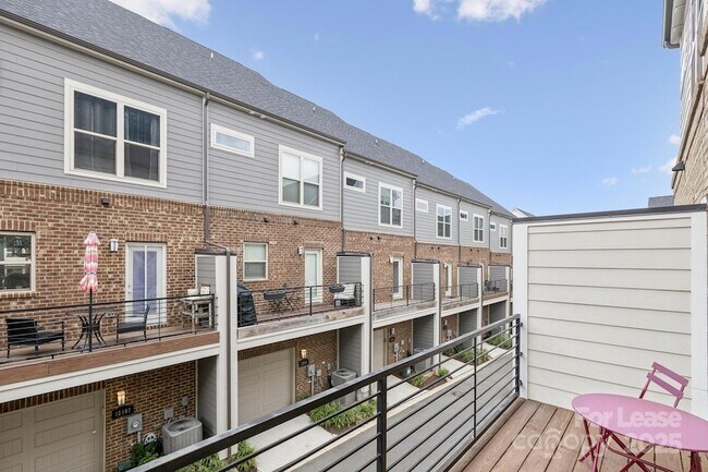 Building Photo - 12106 Brooklyn Ave