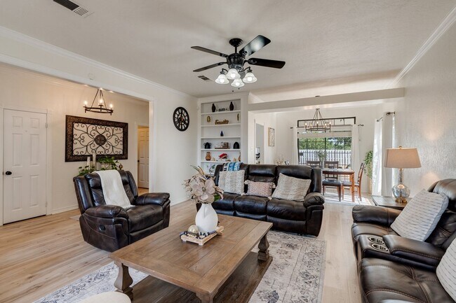 Building Photo - Beautiful 3-Bedroom home!