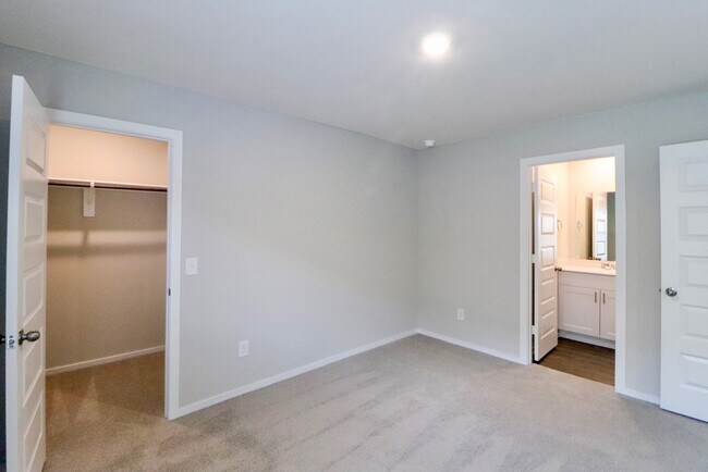 Building Photo - 17327 Ridge Dr